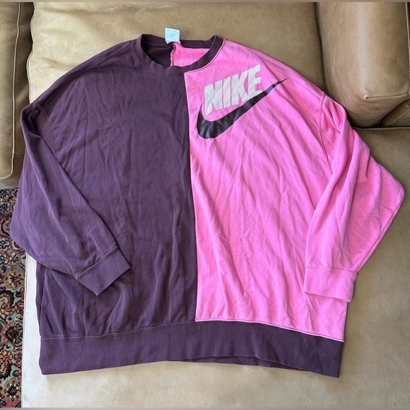 Nike Tops - Nike Womens Sweatshirt L Crewneck Split Color Block Pink Burgundy Athletic